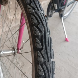 Bicicleta infantil Btwin negra y rosa