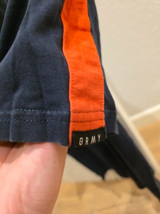 Camiseta GRMY Talla M azul con Detalles Naranja