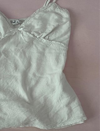 Subdued top blanco con tirantes
