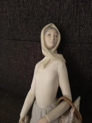 Figura Lladro Mujer Campesina