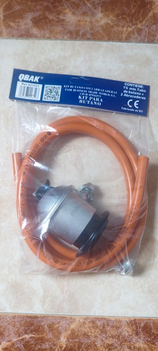 Kit regulador butano, manguera 1.5m y abrazaderas
