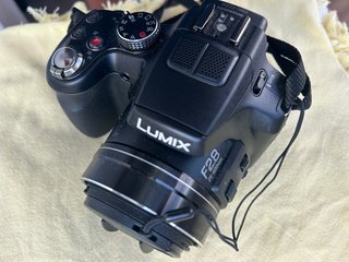 Cámara Panasonic Lumix Negra