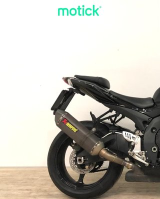 SUZUKI GSX R600 (AKRAPOVIC HOMOLOGADO)