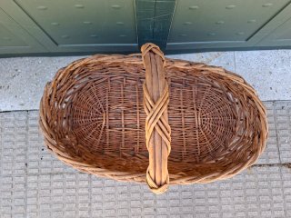 Cesta grande de mimbre para leña o para decoración
