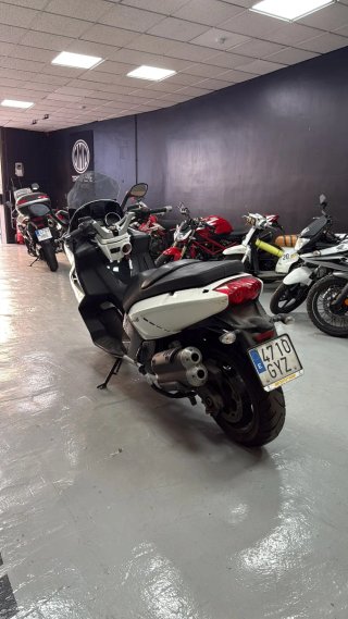 Piaggio Gilera GP800 Maxi Scooter Blanca