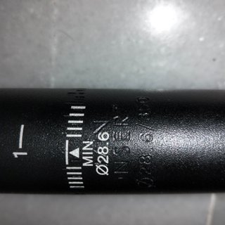 Tija ZLAND 28.6mm bici + llave Allen