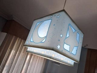 Habitación infantil con cajón y estrella