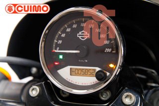 HARLEY DAVIDSON STREET 750