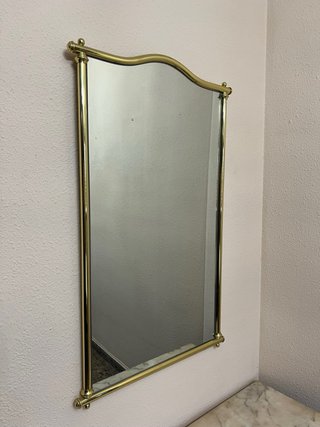 Mesilla de noche y cómoda de madera