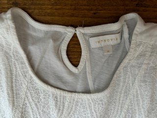 Blusa Intropia bordada blanca