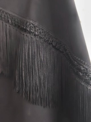 Falda de Zara negra con flecos y bordado