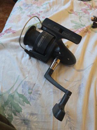 Carrete de pesca Essential Carbon