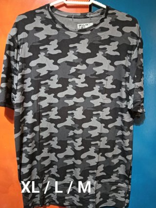 Camiseta BARRACKS Negra Talla S