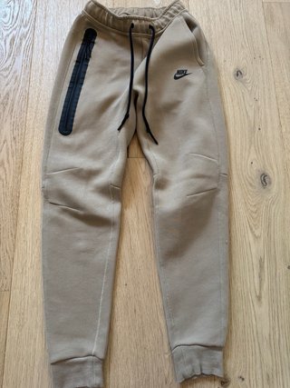 Conjunto Nike Tech Fleece Beige/crema