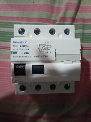 Interruptores Diferenciales GE y Revalco
