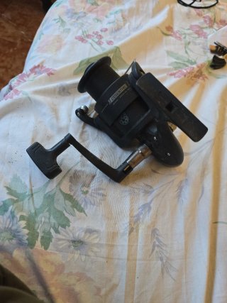 Carrete de pesca ESSENTIAL