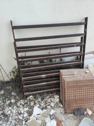 Reja de hierro ajustable
