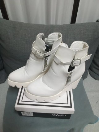 Botines blancos mujer cuña cremallera