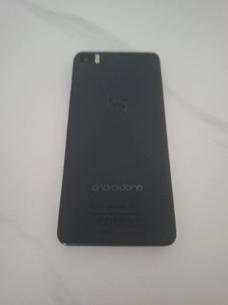 Teléfono Móvil Negro y Verde