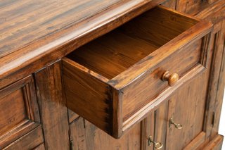 Credenza Country in legno massello di tiglio finit