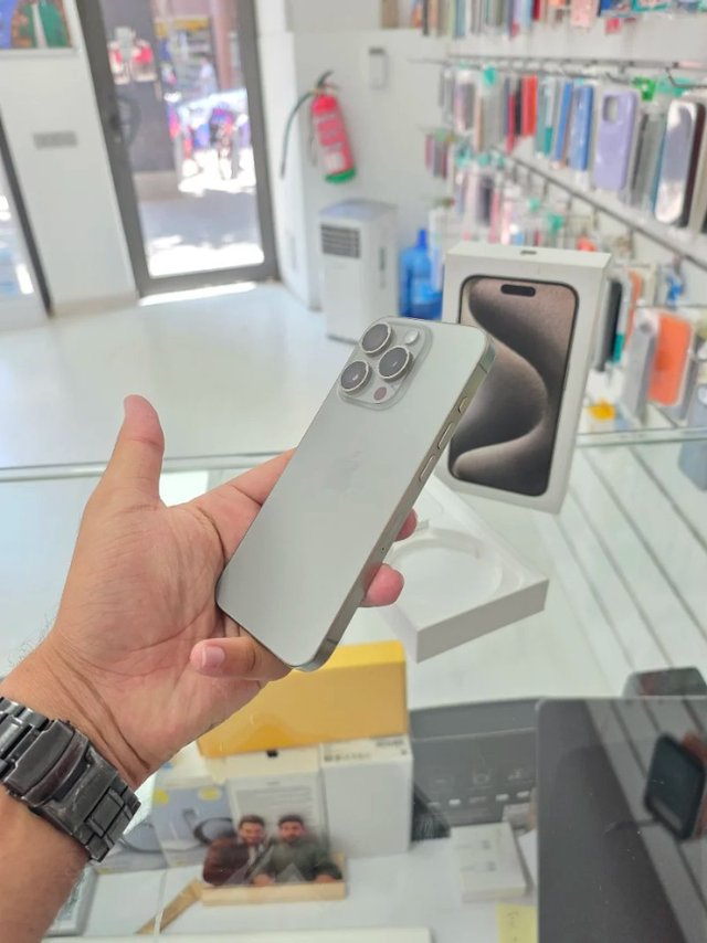 iPhone 15 Pro 512GB Titanio Natural