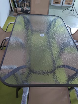Mesa de terraza y jardín