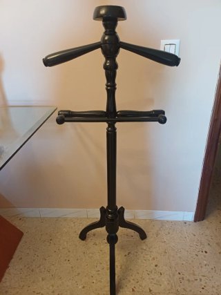 Galán de noche madera lacado negro