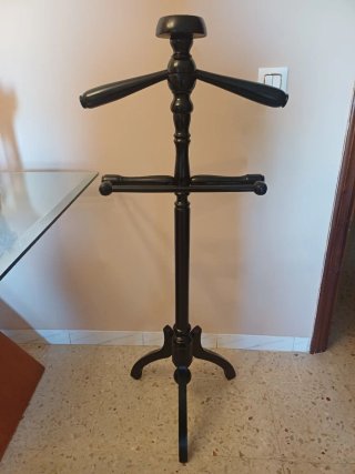 Galán de noche madera lacado negro