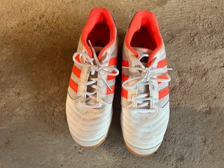 Tenis adidas