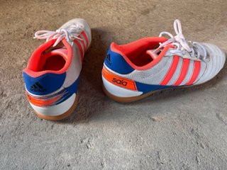 Tenis adidas