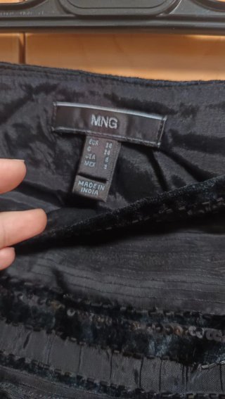 Falda Mango negra lentejuelas Talla 38