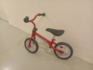 Bicicleta sin pedales Chicco Roja