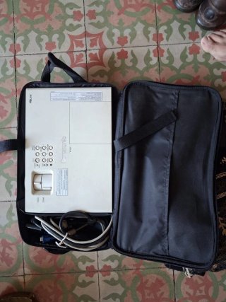 Proyector Panasonic PT-BF