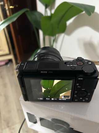 Cámara Sony ZV e10 incluye objetivo