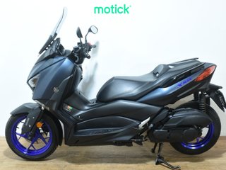 YAMAHA XMAX 125