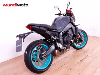 YAMAHA MT 09