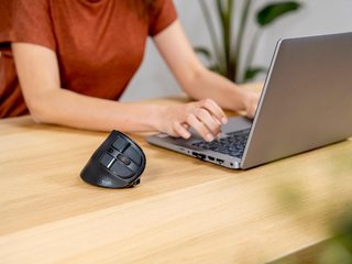 Trust Voxx ratón ergonómico inalámbrico recargable
