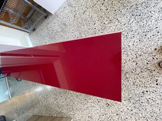 Mueble TV rojo brillante