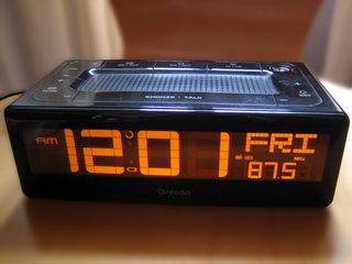 Radio Despertador Oregon Scientific con Proyector