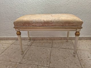 Cómoda antigua de madera y mármol
