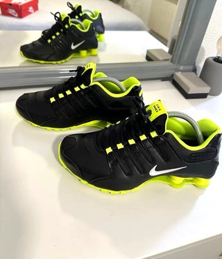 Nike Shox NZ Negro/Volt