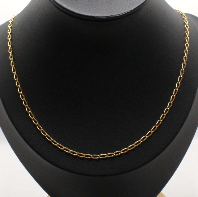 Cadena de oro de 18k. Peso: 5.77 gr.