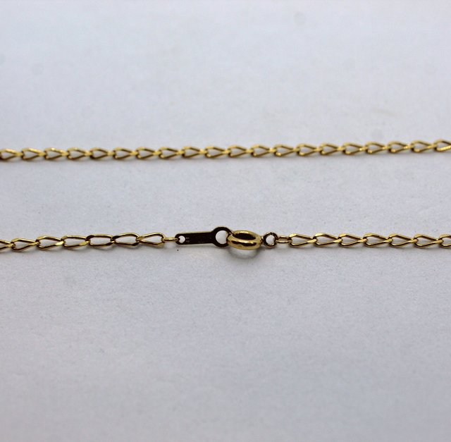 Cadena de oro de 18k. Peso: 5.77 gr.
