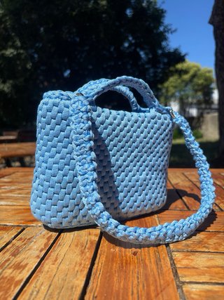 Borsa a spalla azzurra uncinetto