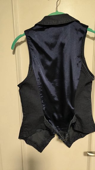 Vestido tipo americana. Chalecos y blusas