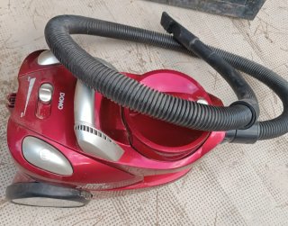 Aspiradora Domo 2000W Roja sin bolsa