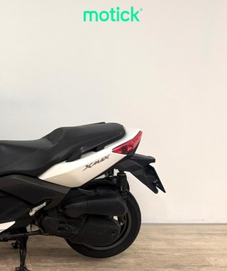 YAMAHA XMAX 125