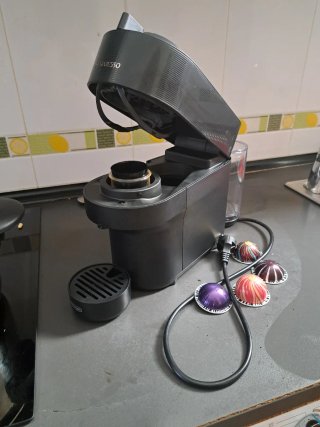 Cafetera Nespresso Vertuo - Casi Nueva