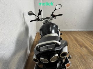 SUZUKI GSR 600