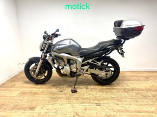 YAMAHA FZ 6 N (TOP CASE)